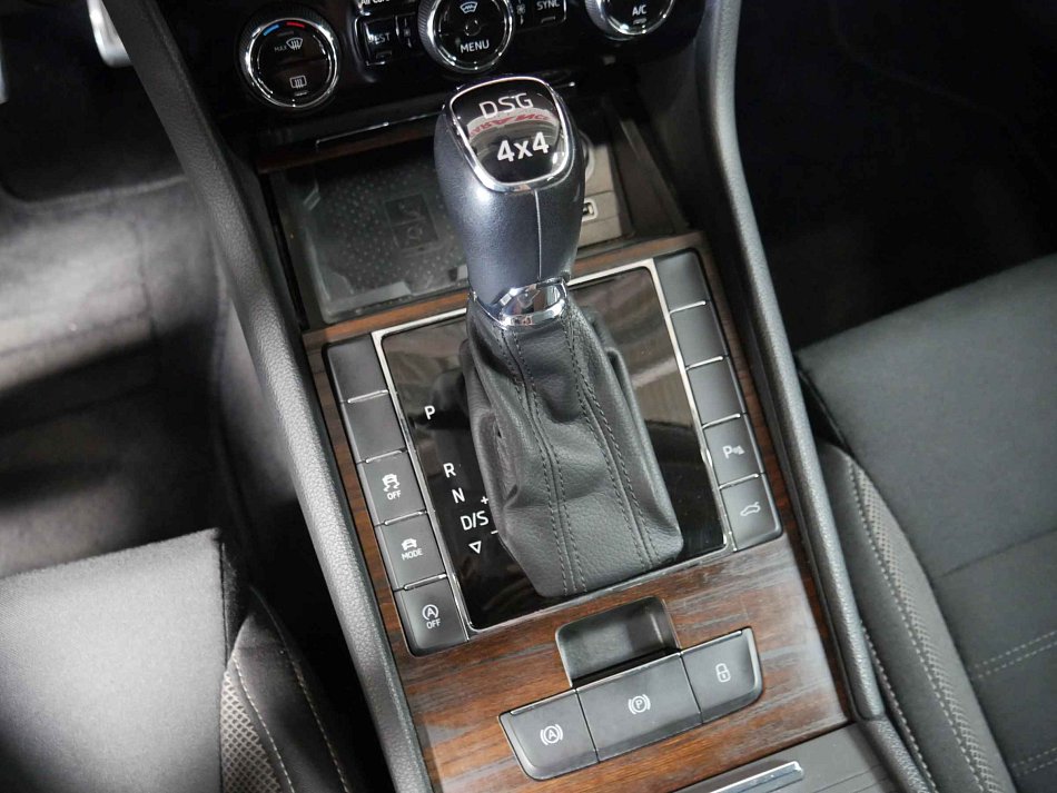 Škoda Superb III 2.0 TDI Scout 4x4