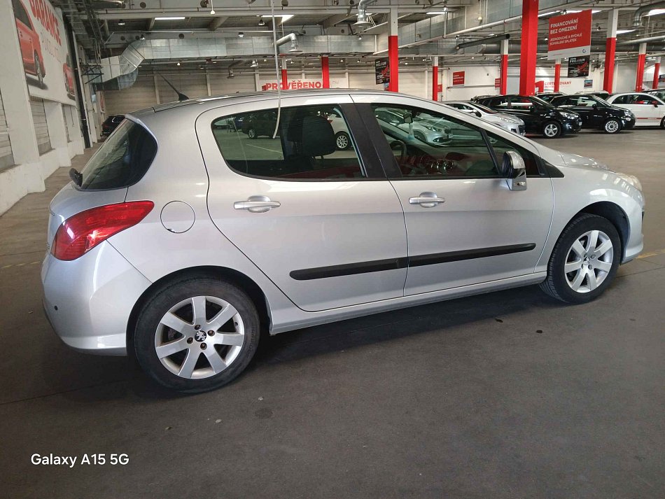 Peugeot 308 1.4i 
