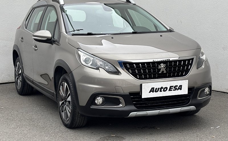 Peugeot 2008 1.2i Allure