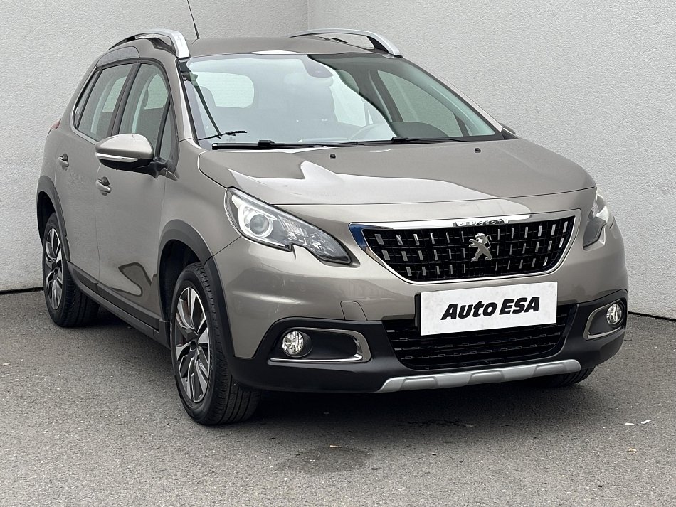Peugeot 2008 1.2i Allure