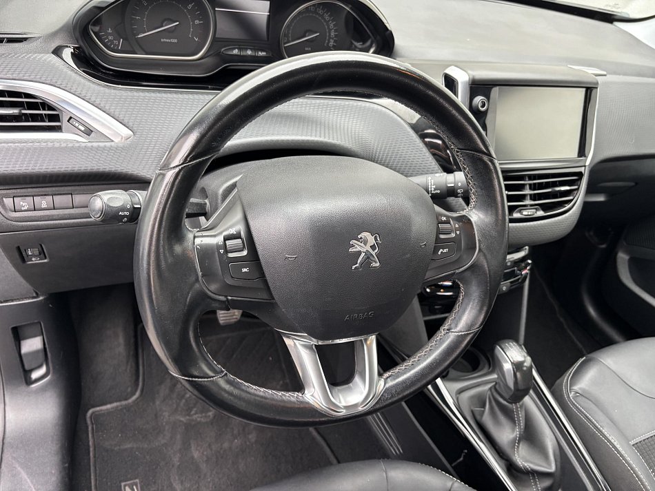 Peugeot 2008 1.2i Allure