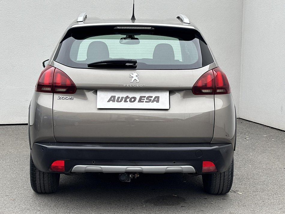 Peugeot 2008 1.2i Allure