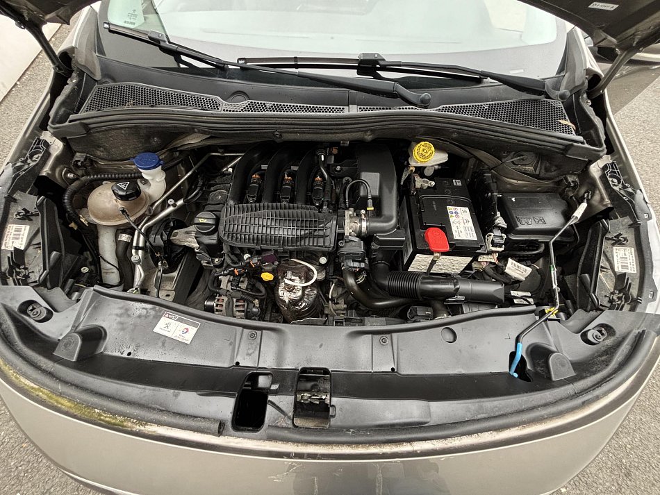 Peugeot 2008 1.2i Allure