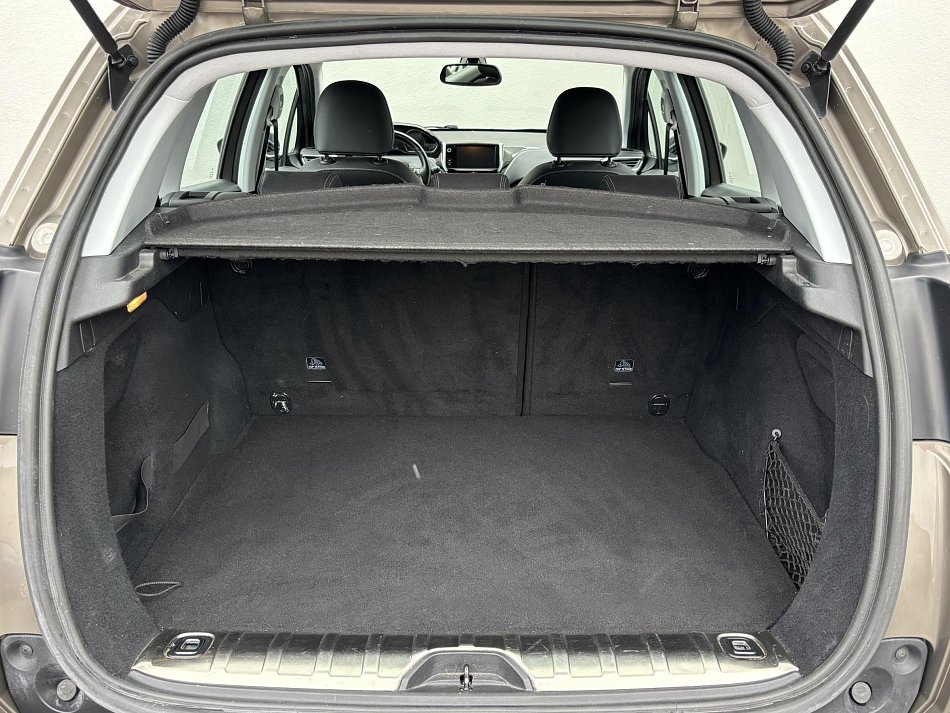 Peugeot 2008 1.2i Allure