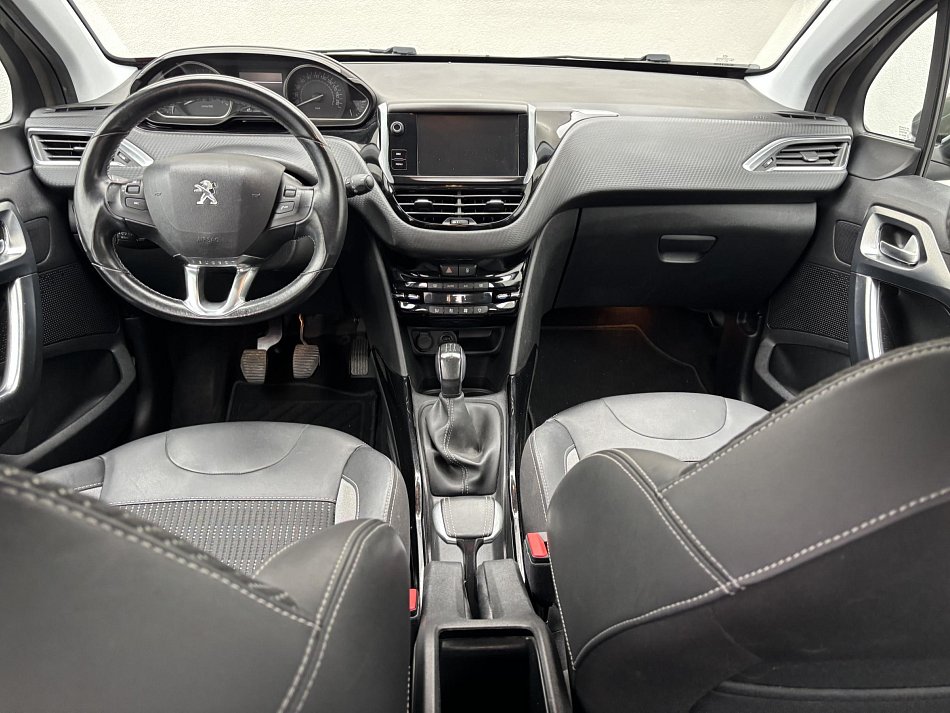 Peugeot 2008 1.2i Allure