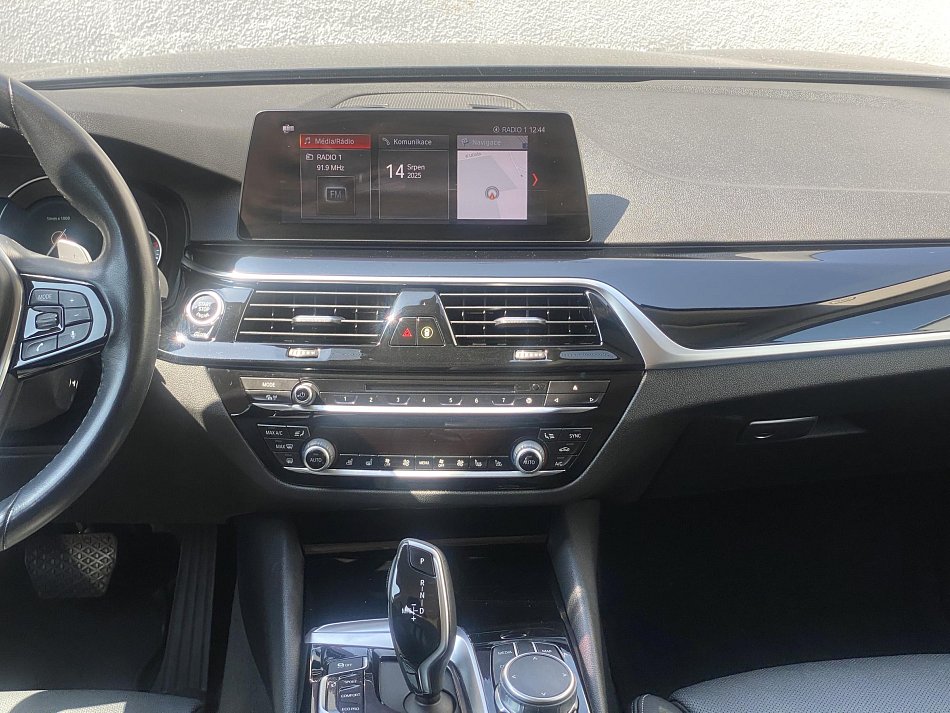 BMW Řada 5 2.0d Sport Line 520D