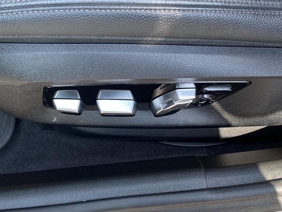 BMW Řada 5 2.0d Sport Line 520D