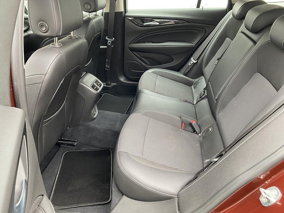 Opel Insignia 1.6 CDTi 