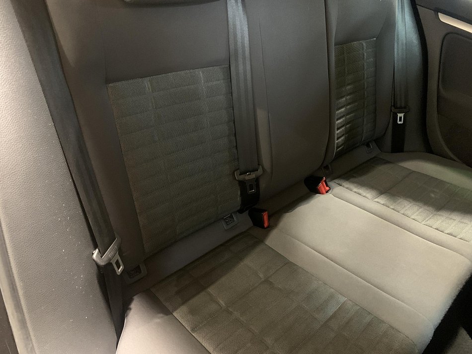 Volkswagen Golf 1.6 MPi Tour