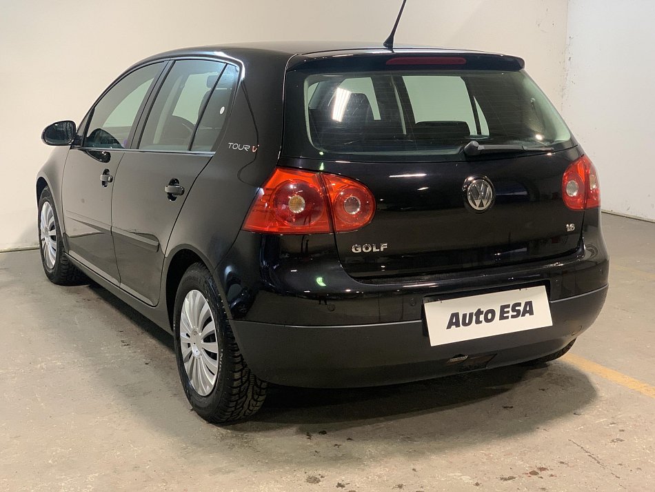 Volkswagen Golf 1.6 MPi Tour