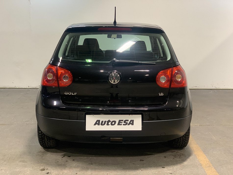 Volkswagen Golf 1.6 MPi Tour