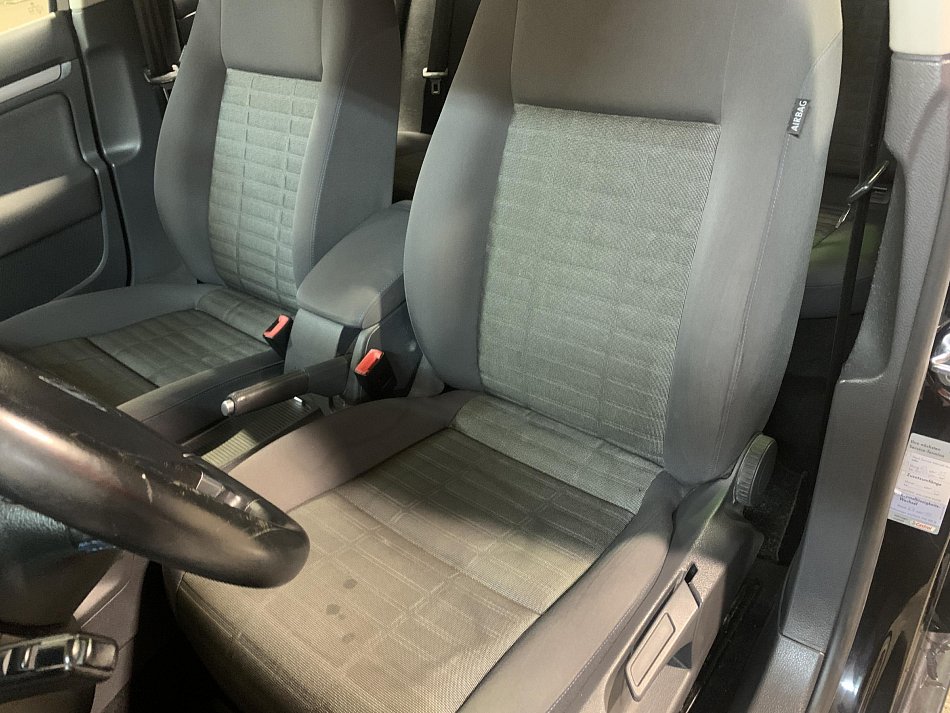 Volkswagen Golf 1.6 MPi Tour