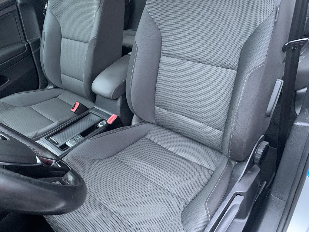 Volkswagen Golf 1.6 TDi 