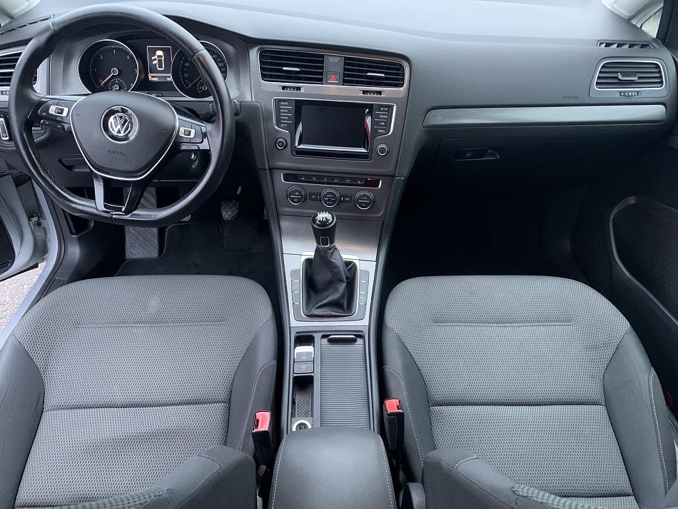 Volkswagen Golf 1.6 TDi 