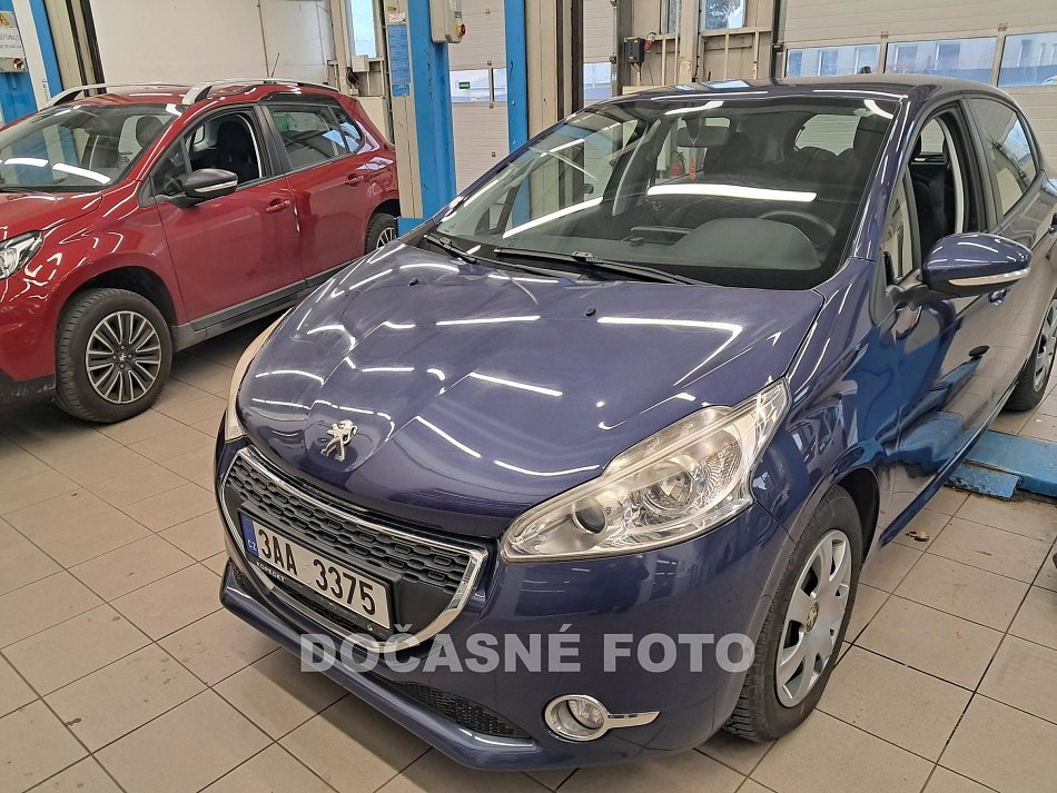 Peugeot 208 1.4i 