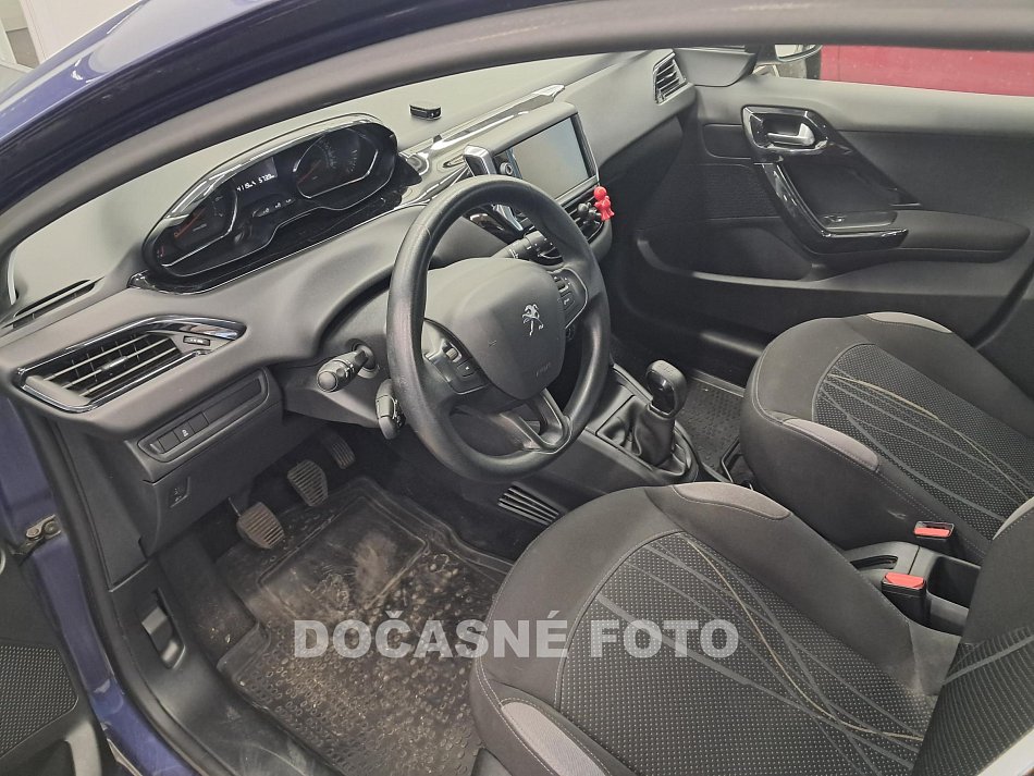 Peugeot 208 1.4i 