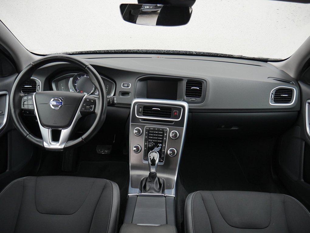 Volvo V60 2.4 D4 Cross Country 4x4