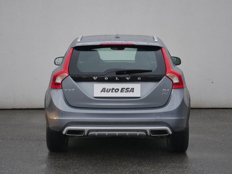 Volvo V60 2.4 D4 Cross Country 4x4