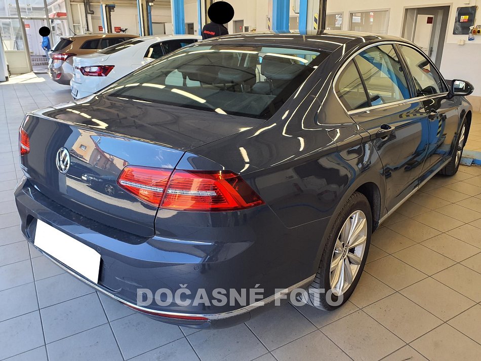 Volkswagen Passat 2.0 TDi 