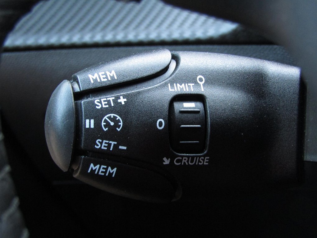 Peugeot 2008 1.2 PT Active