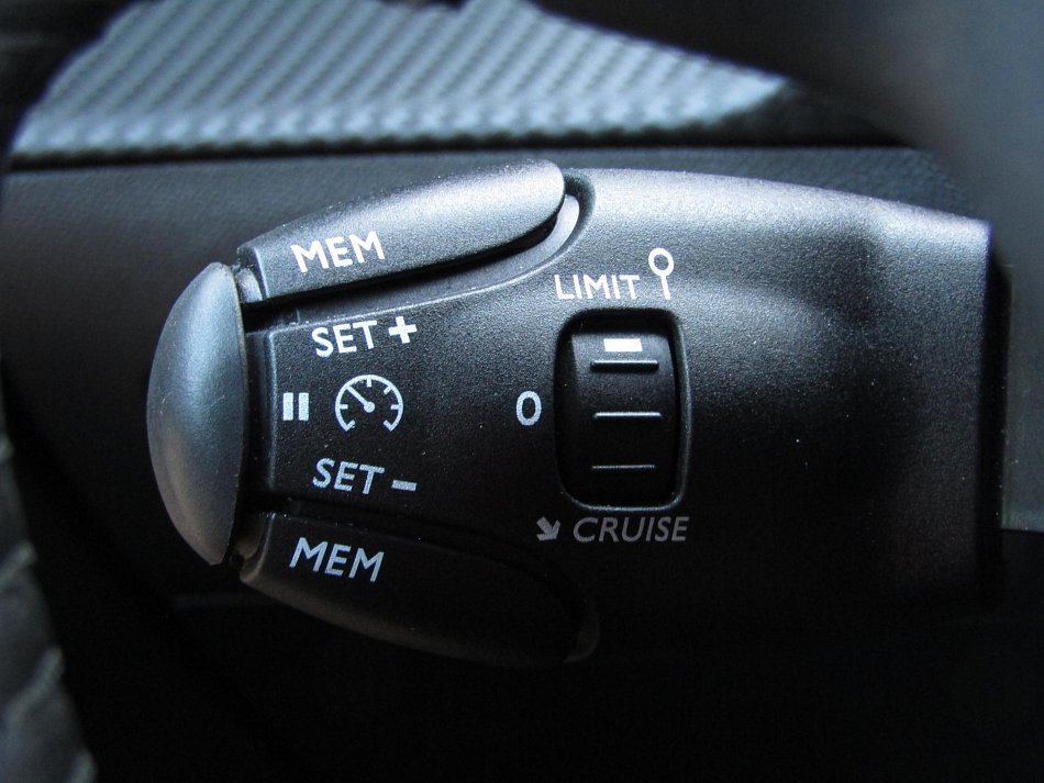 Peugeot 2008 1.2 PT Active