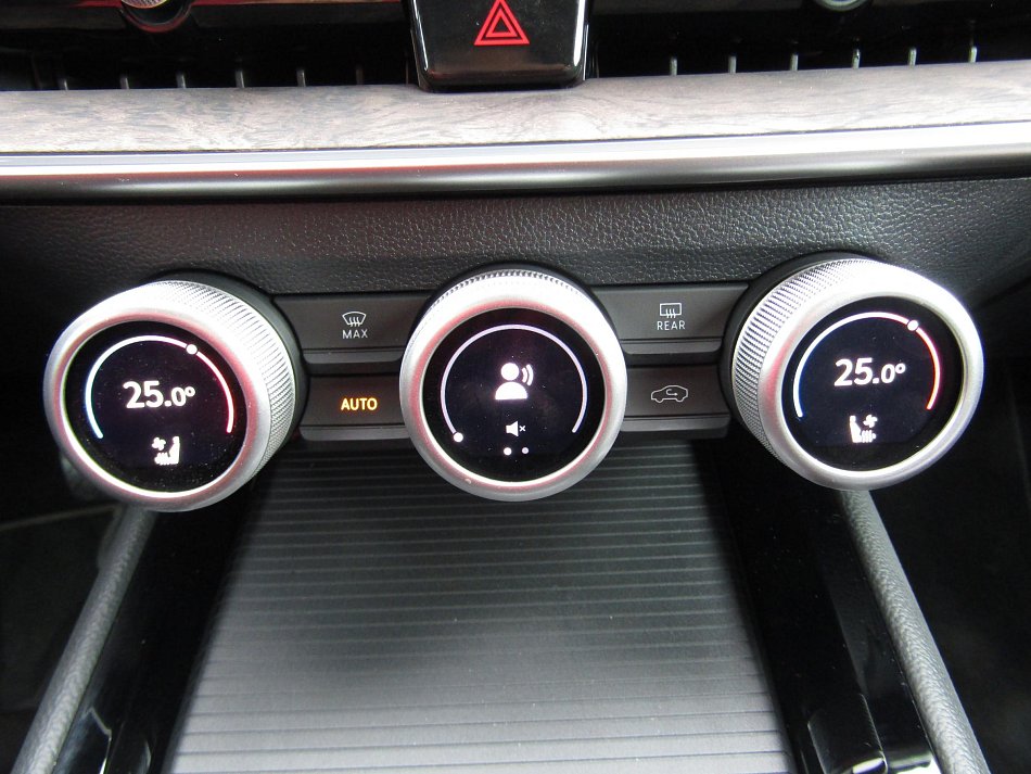 Škoda Superb IV 2.0 TDi L&K