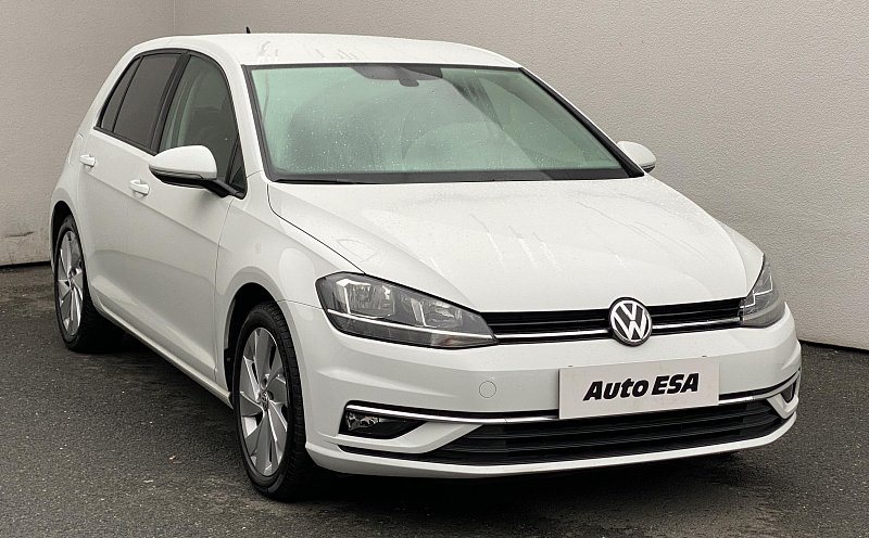 Volkswagen Golf 1.0TSI 