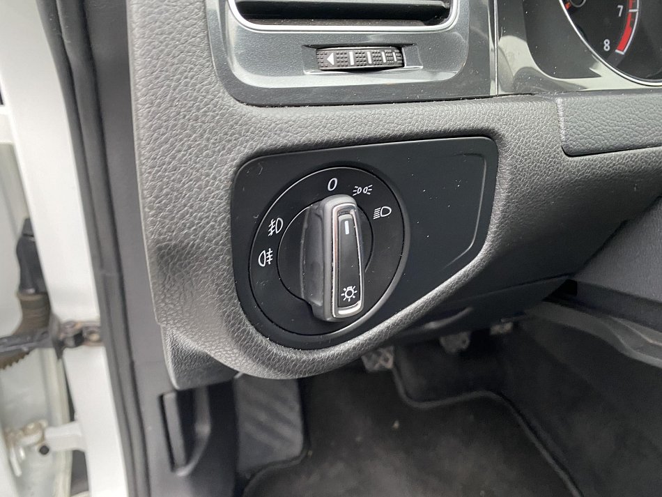 Volkswagen Golf 1.0TSI 