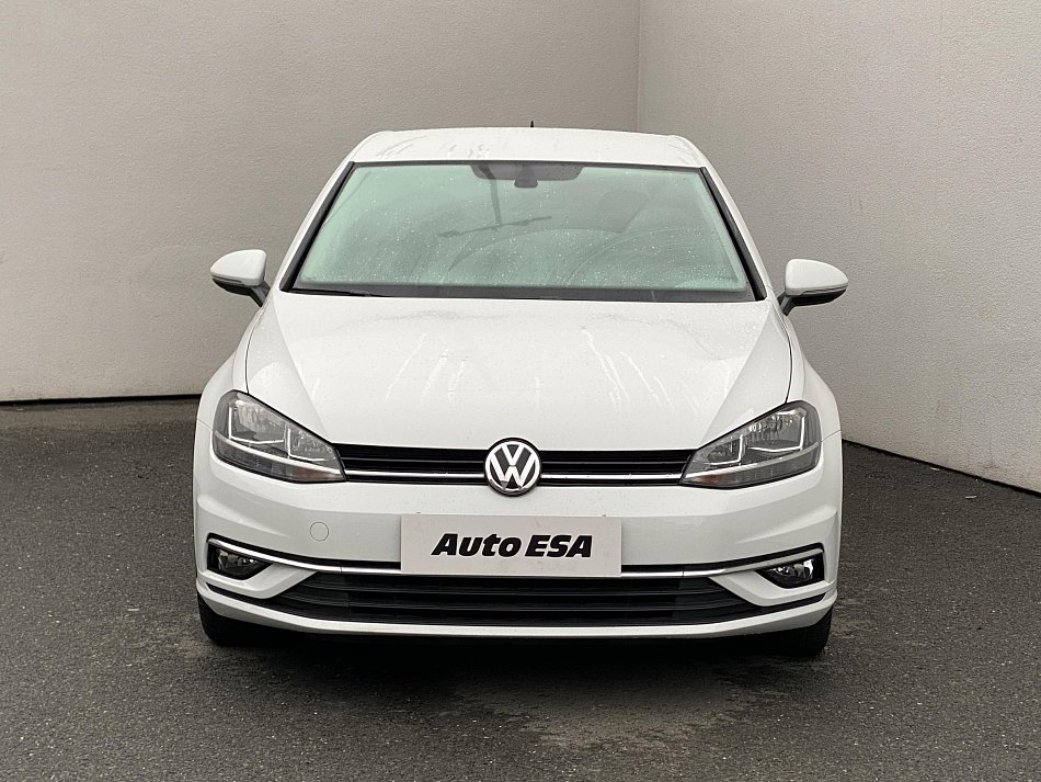 Volkswagen Golf 1.0TSI 