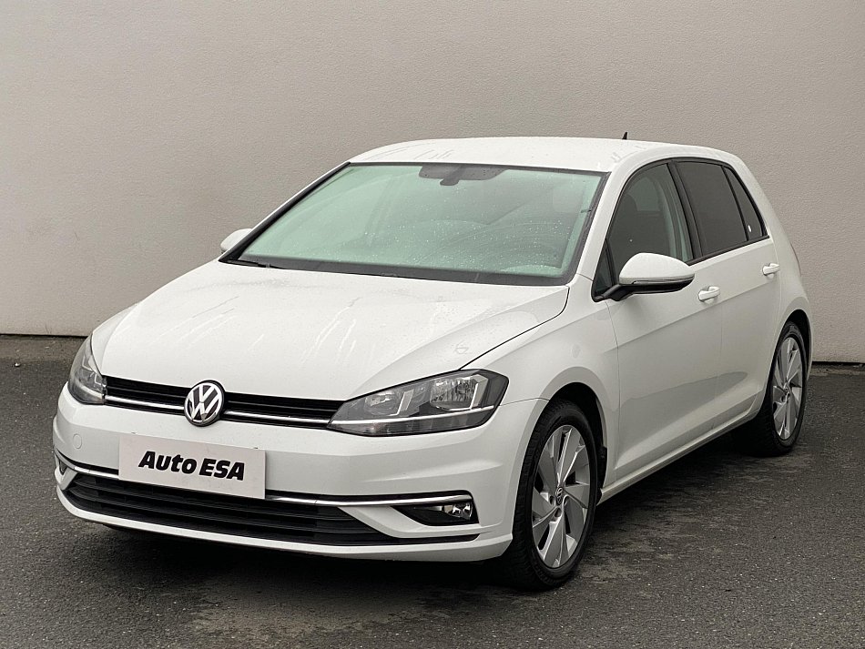 Volkswagen Golf 1.0TSI 