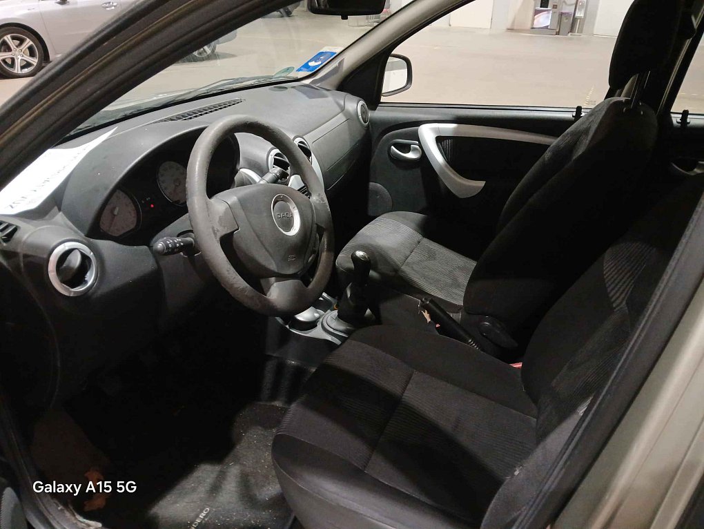 Dacia Sandero 1.6i 