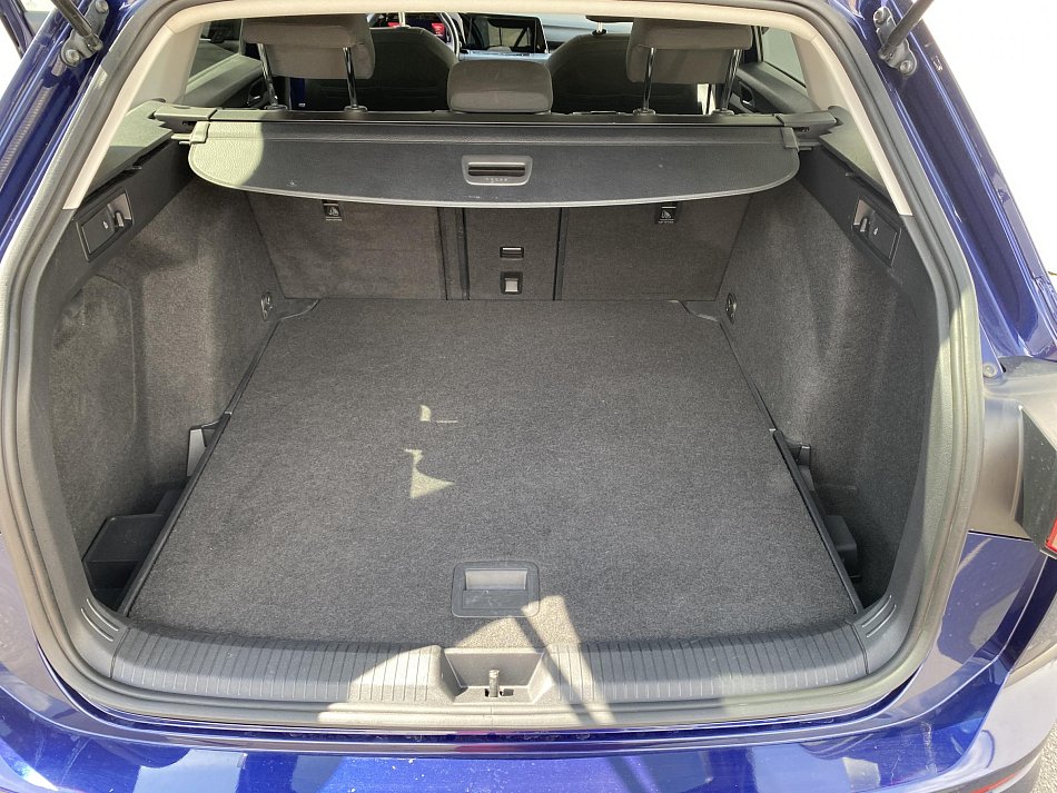 Volkswagen Golf 1.5 eTSI Style