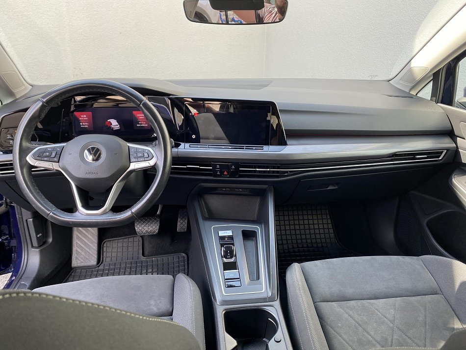 Volkswagen Golf 1.5 eTSI Style