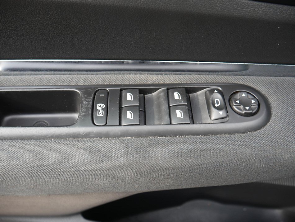 Peugeot 5008 2.0 HDi 