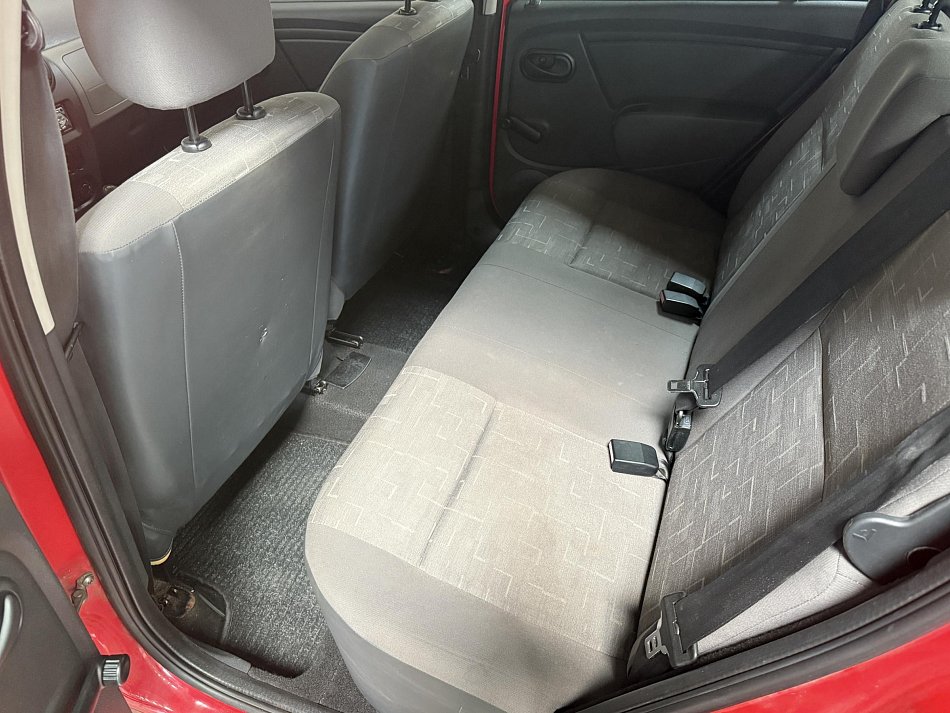 Dacia Sandero 1.4i 