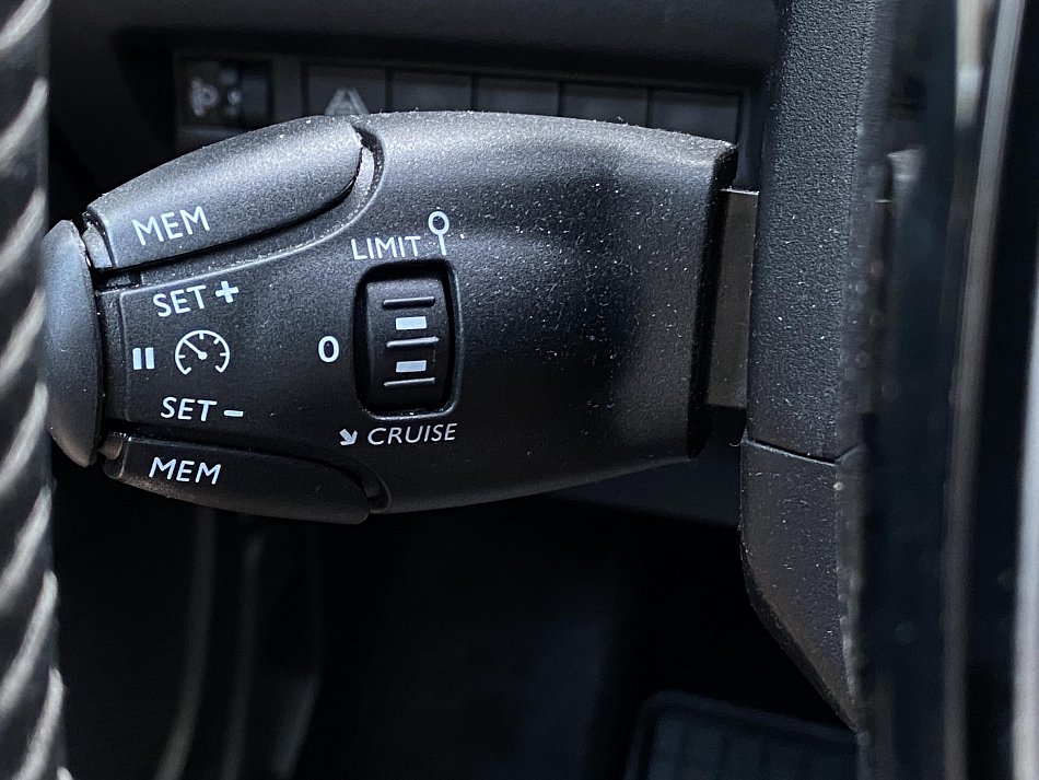 Peugeot 2008 1.2PT Allure