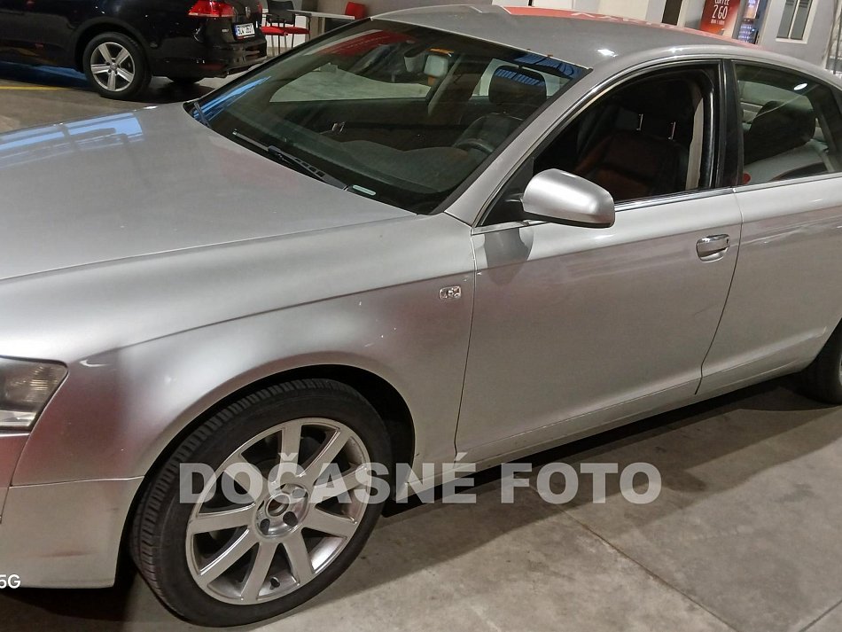 Audi A6 3.0. 