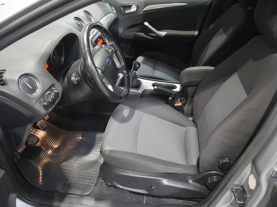 Ford Mondeo 1.6Ti-VCT 