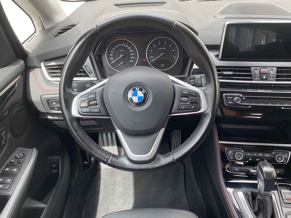 BMW Řada 2 2.0 i Sport Line 220 i