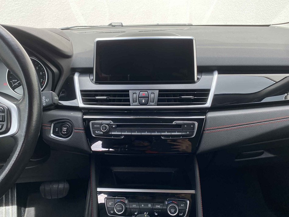 BMW Řada 2 2.0 i Sport Line 220 i