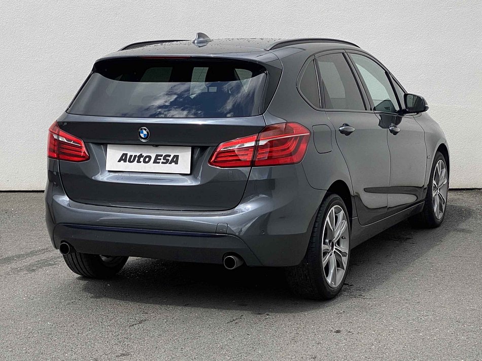 BMW Řada 2 2.0 i Sport Line 220 i