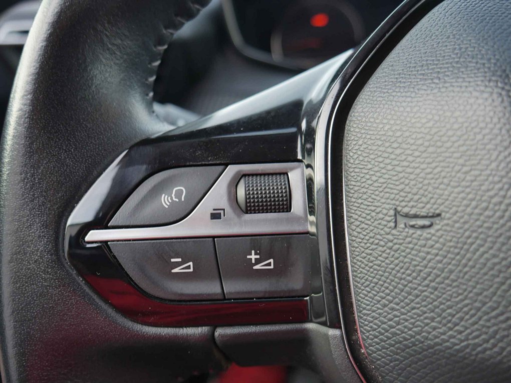 Peugeot 2008 1.2 PT 