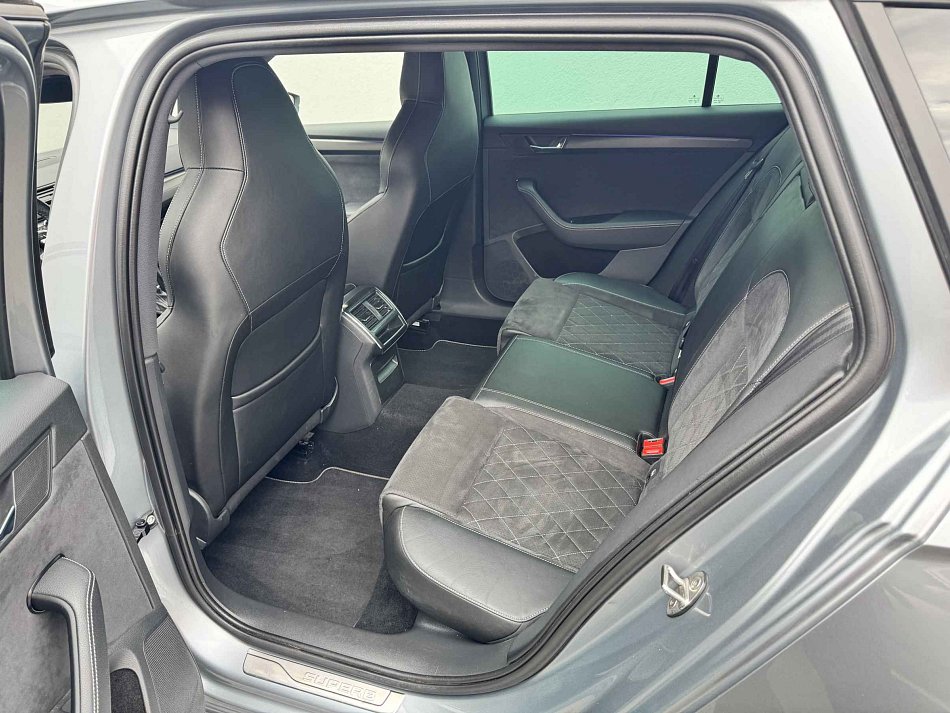 Škoda Superb III 2.0 TDi SportLine