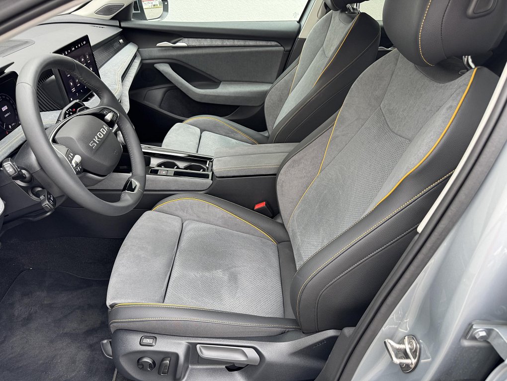 Škoda Superb IV 2.0 TDi Selection