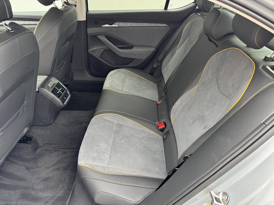 Škoda Superb IV 2.0 TDi Selection