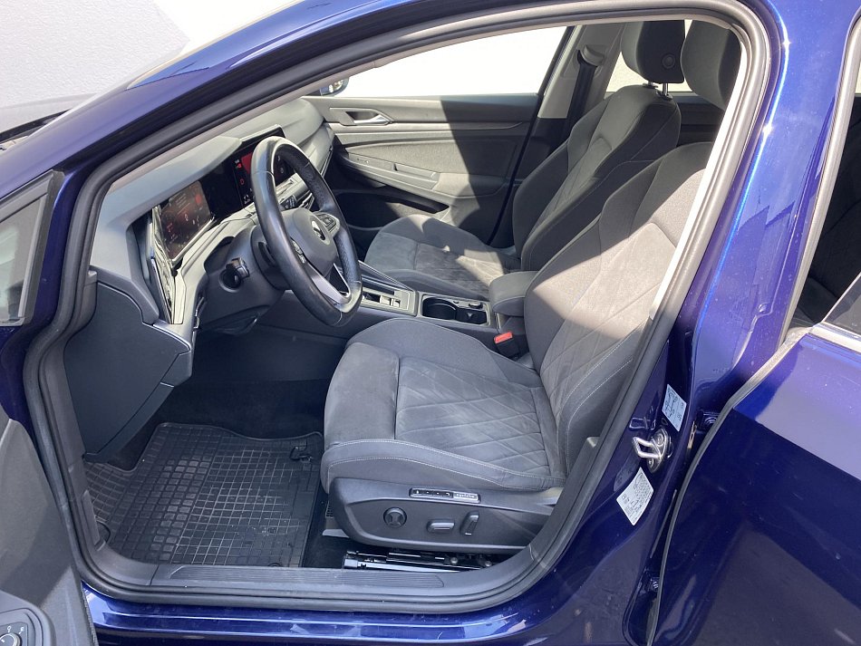 Volkswagen Golf 1.5 eTSI Style