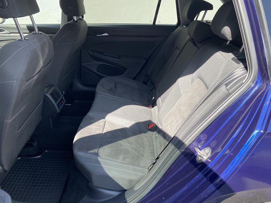 Volkswagen Golf 1.5 eTSI Style