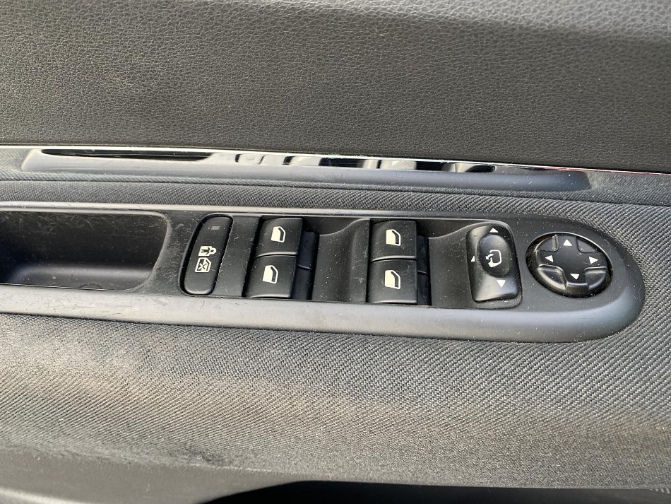 Peugeot 5008 2.0 HDi 