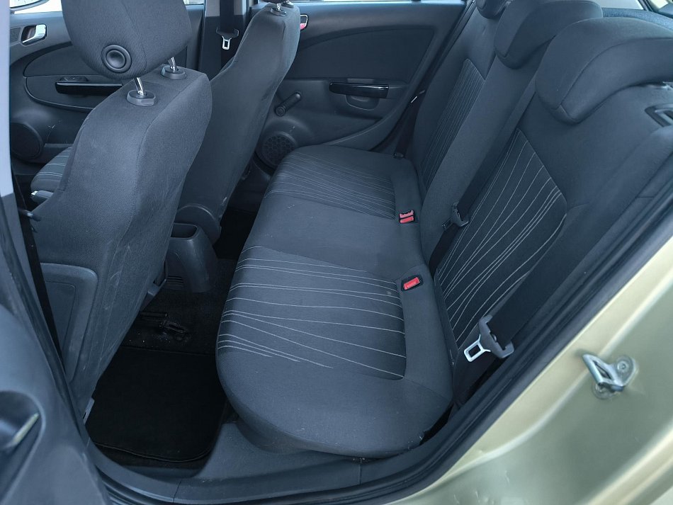 Opel Corsa 1.2i 