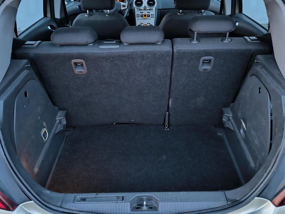 Opel Corsa 1.2i 